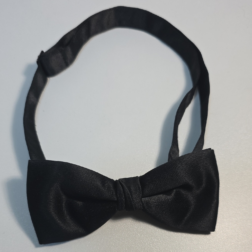 Classic Black Bow Tie - Picture 1 of 4